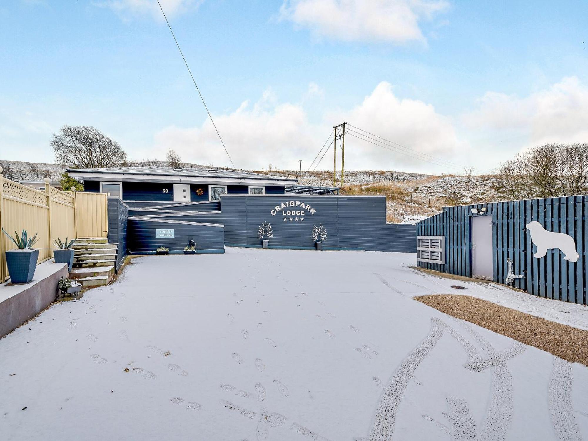 Craigpark Lodge Caldercruix Exterior photo